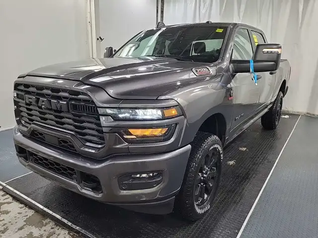 2026 RAM 3500 Big Horn 3500/CREW/CUMMINS/4WD/LONG SCREEN/500KM! in Cars & Trucks in Belleville - Image 2
