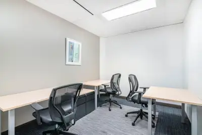 Private office space for 3 persons in 201 Portage Avenue