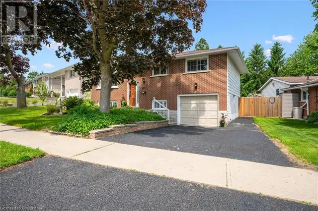 244 WESTWOOD Drive Kitchener, Ontario in Houses for Sale in Kitchener / Waterloo - Image 3