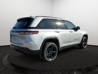 Capri Leatherette/Suede Seats, Remote Start System, Heated Front Seats, Heated Steering Wheel, 8.4 T... (image 3)