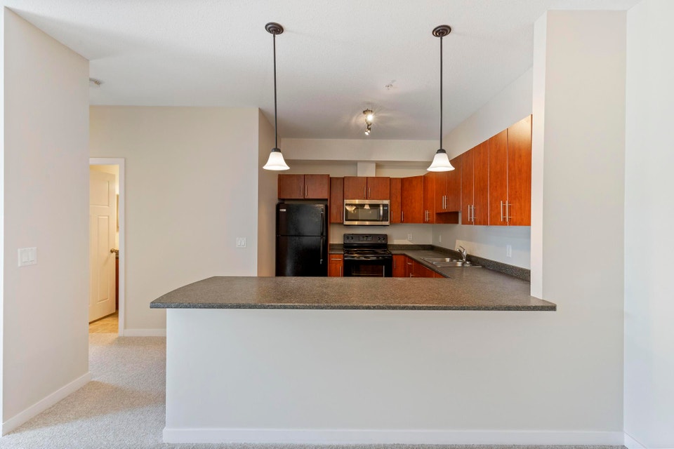 Lake Country Lofts Apartments - 2-bedroom 2-Bathroom Apartment f 5