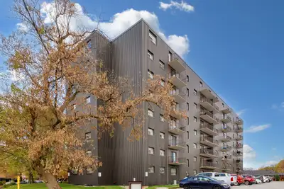Building Description $1000 OFF FIRST MONTHS RENT FOR MILITARY & EMERGENCY RESPONDERS* *Conditions ap...