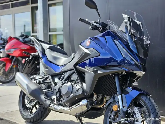 Honda NT1100 in Street, Cruisers & Choppers in Oshawa / Durham Region - Image 10