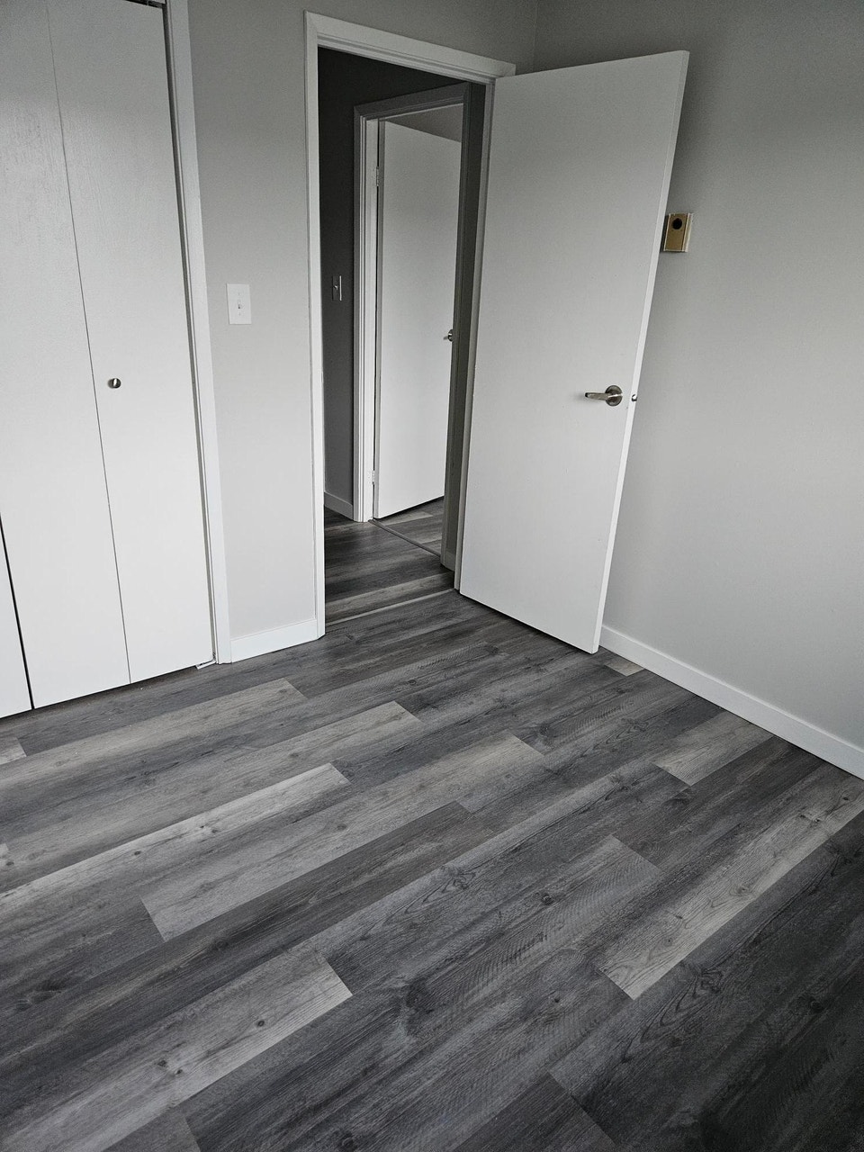 2 BEDROOM $1,595 ALL INCLUSIVE 4