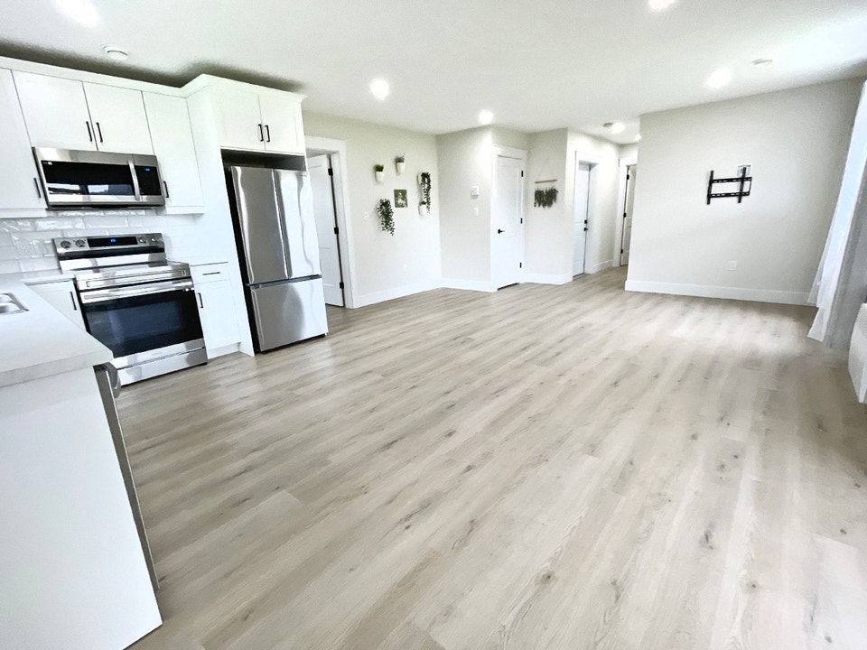 CHARLOTTETOWN 2BR GROUND-LEVEL APARTMENT - INCLUDES HEAT! 5