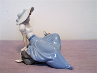Lladro/Nao Vintage Porcelain Figurine: LISTENING TO BIRD'S SONG
