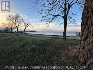 11280 RIVERSIDE DRIVE East Windsor, Ontario in Houses for Sale in Windsor Region - Image 2