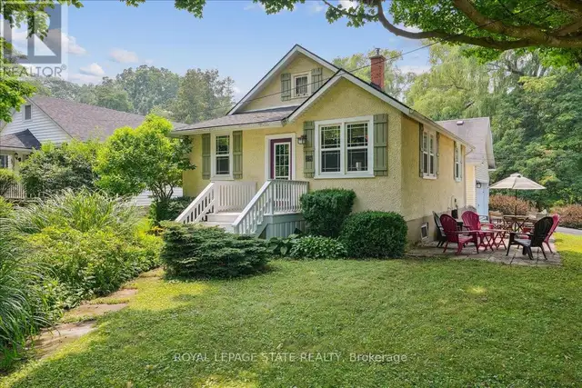 94 CENTRE STREET Niagara-on-the-Lake (Town), Ontario in Houses for Sale in St. Catharines - Image 3