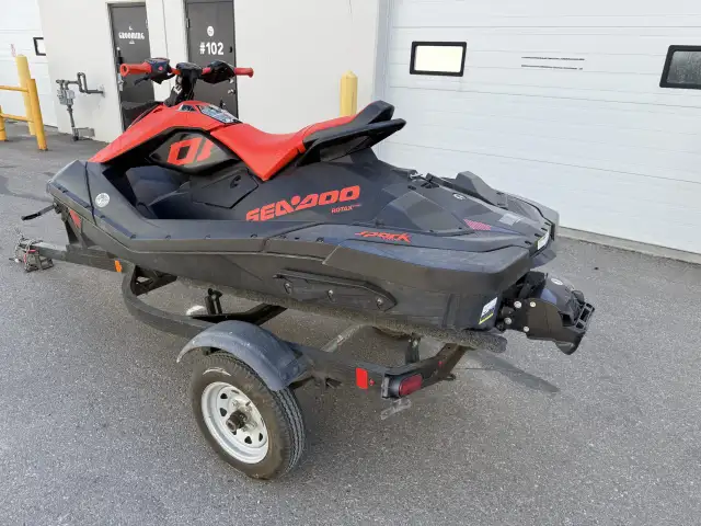 2021 SEADOO SPARK TRIXX (FINANCING AVAILABLE) in Personal Watercraft in Strathcona County - Image 5