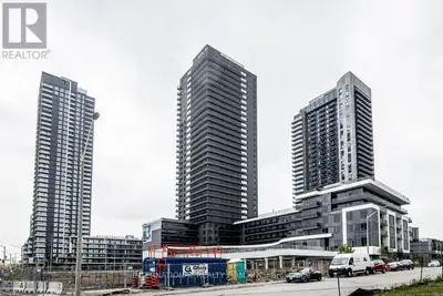 326 - 5105 HURONTARIO STREET Mississauga (Hurontario), Ontario
