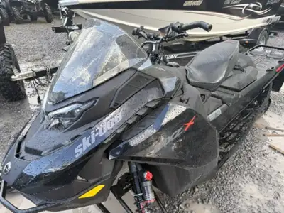 Bay Marine Sales 2024 Ski-Doo MXZ X 850 E-TEC 137 6000km 2024 Ski-Doo MXZ X 850 E-TEC 137 7.2 in_Bla...