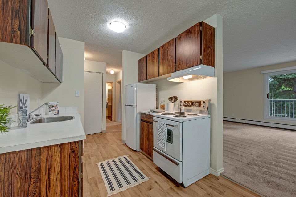 2 Bed x 1 Bath Apartment for Rent on 165th St. NW 5