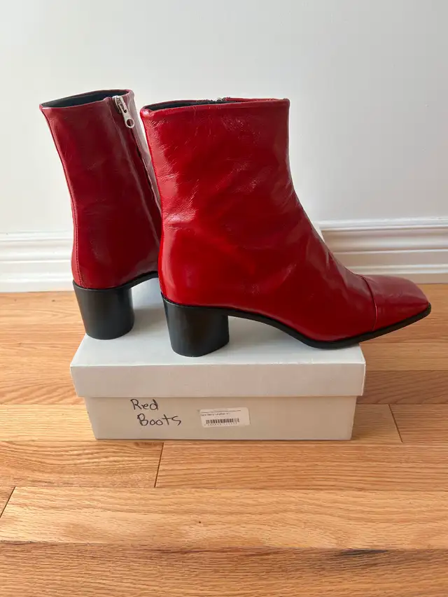Leather womens ankle boots in Women's - Shoes in Oshawa / Durham Region - Image 3