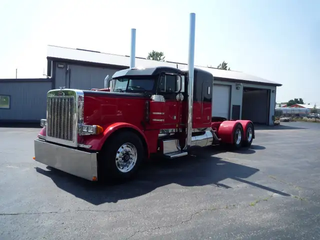 1998 Peterbilt 379  Flat Top in Heavy Trucks in Kitchener / Waterloo - Image 3