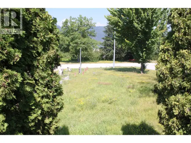 129 Oak Street Fauquier, British Columbia in Houses for Sale in Nelson - Image 23