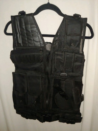 NEW Sport Vest. Size Medium. But can be made bigger. 
