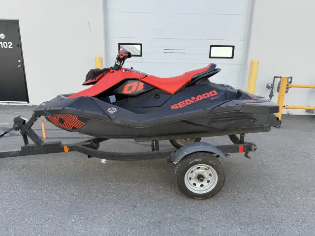 2021 SEADOO SPARK TRIXX (FINANCING AVAILABLE) in Personal Watercraft in Strathcona County - Image 4