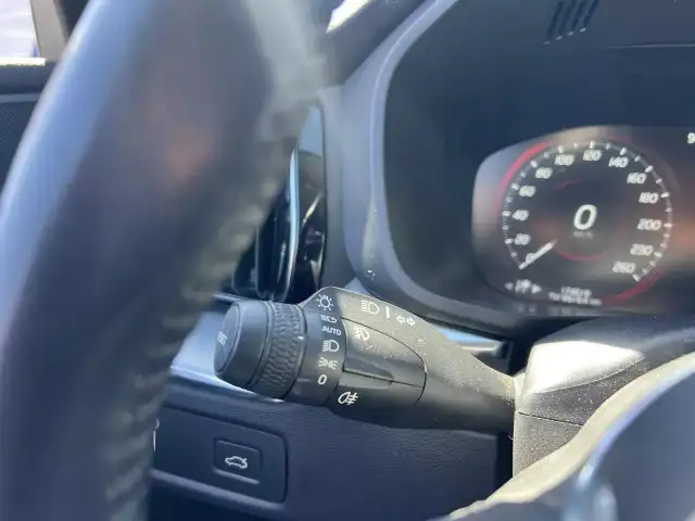 2018 VOLVO XC60 T5 Momentum in Cars & Trucks in Laval / North Shore - Image 21