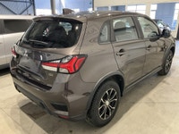 Le Mitsubishi RVR 2020 version SE AWD MAGS CAMERA RECUL CRUISE A/C usagé offert chez AutoStudio 72 à... (image 3)