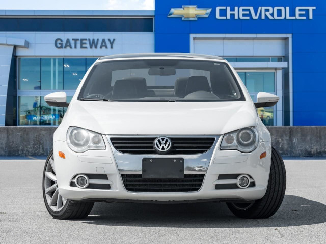 2010 Volkswagen Eos 2.0 TSI Comfortline Well Cared for Conver... in Cars & Trucks in Mississauga / Peel Region - Image 2