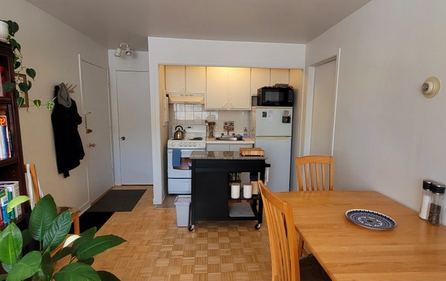 TOUT INCLUS! 2 1/2 RÉNOVÉ *Sur Étage* à Ste-Foy *1er Sept! — photo 2
