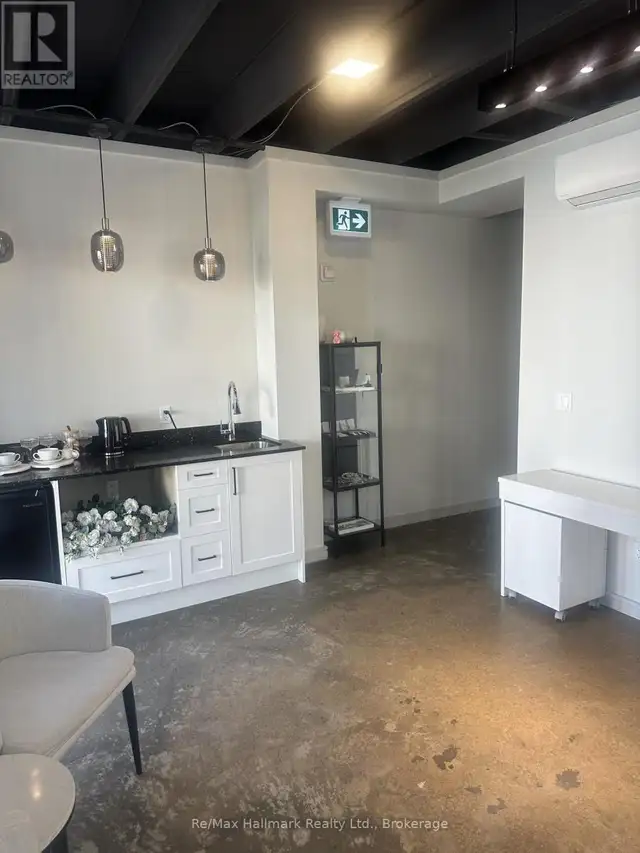 400 - 155 THIRTIETH STREET Toronto (Alderwood), Ontario in Commercial & Office Space for Rent in Mississauga / Peel Region - Image 8