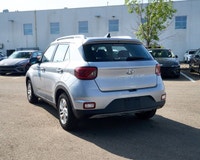 Sturdy and dependable, this 2022 Hyundai Venue Preferred | Backup Cam | Blindspot Monitor | Cross-Tr... (image 2)
