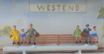 N-SCALE PEOPLE  &  PLATFORM ACCESSORIES  (c), View more