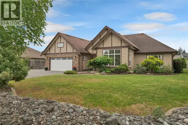 2185 Forest Grove Dr Campbell River, British Columbia in Houses for Sale in Campbell River - Image 3