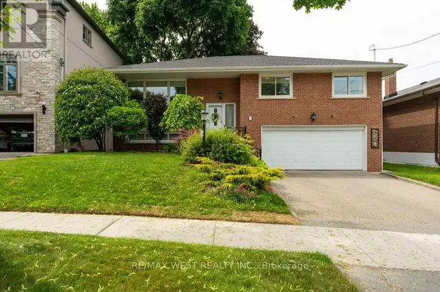 7 KEYWELL COURT Toronto (Stonegate-Queensway), Ontario628647562050581223