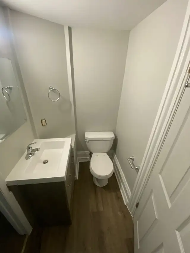 Unit 3 | 1 Bedroom, 1 Bathroom, 1 bed/1.00 bathroom apartment fo in Long Term Rentals in Renfrew - Image 2
