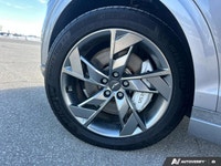 The advertised vehicle price is based on a promotional finance offer. Customers who purchase the veh... (image 8)