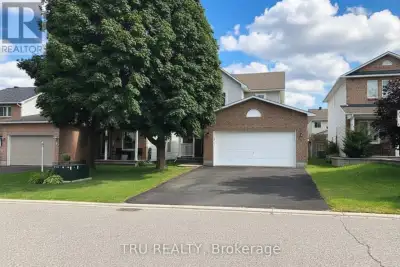 Well maintained and super clean 3-bedroom, 2-storey home available for rent in the popular West Ridg...