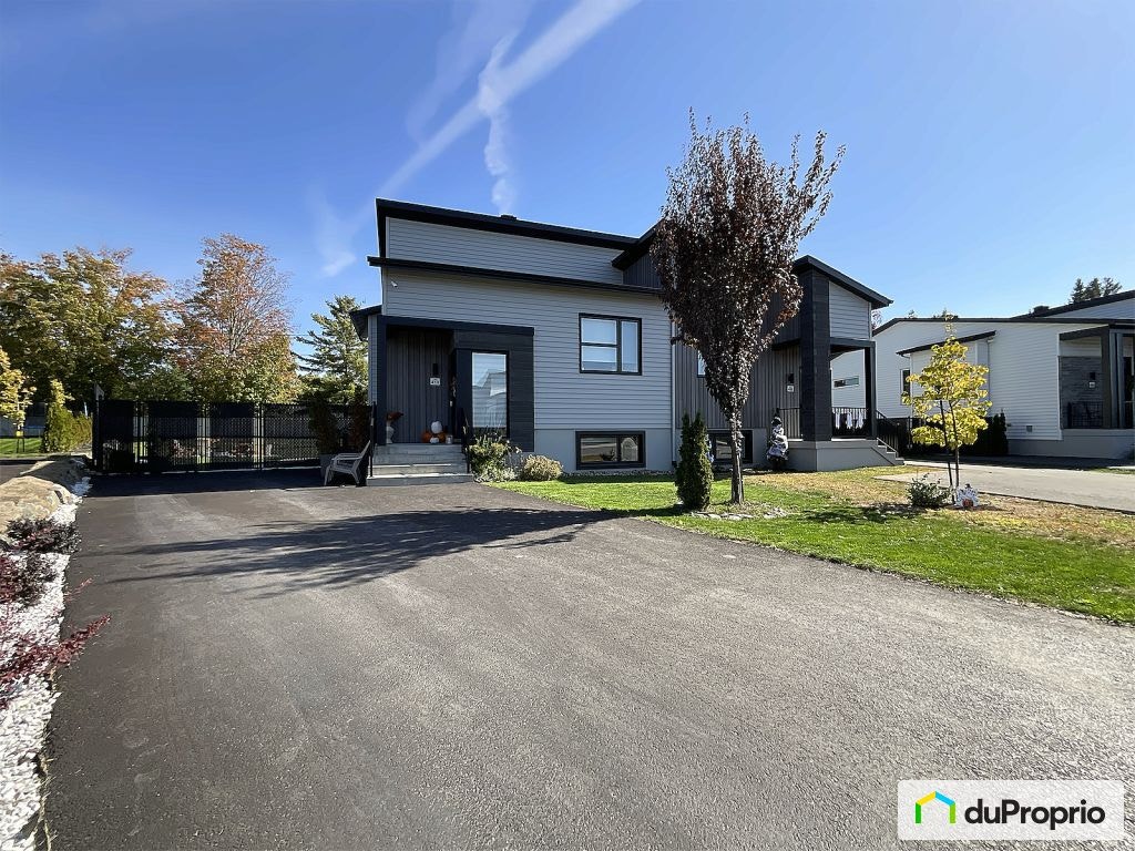 $569,000 - Semi-detached for sale in Granby — photo 1
