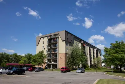 4 1/2 (plusieurs disponibilités) Visiter pour mieux apprécier la disponibilité (photos d'un logement...