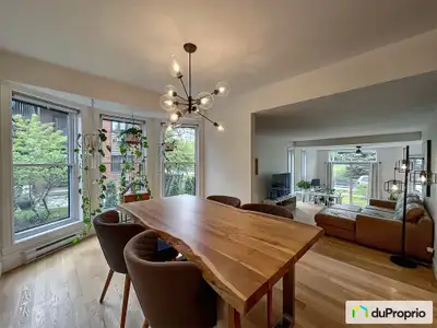 Situé au coeur de l'Île-des-Soeurs, ce superbe condo de coin au rez-de-chaussée, impeccablement entr...