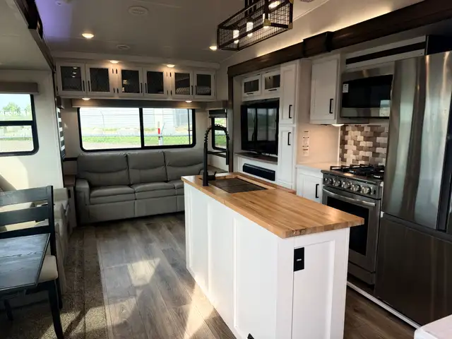 2022 Forest River CRUSADER 382 MBH in Travel Trailers & Campers in St. Albert - Image 54