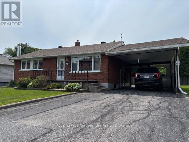 865 CLARENCE STREET North Bay (West End), Ontario in Houses for Sale in North Bay