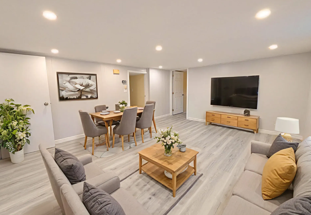 127 Westwood Crescent, Welland - All Inclusive 2 Bed Lower