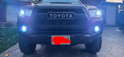 2017 Toyota Tacoma TRD sport available with 145500 KMs on it. This truck looks great and runs amazin...