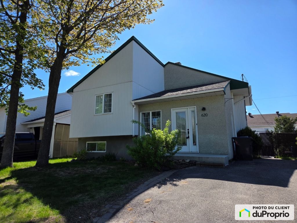 $539,900 - Bungalow for sale in St-Jérôme (St-Jérôme) — photo 1