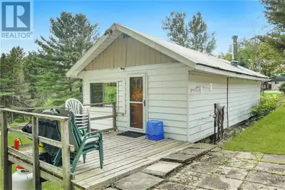 Looking for an escape? This off-grid gem on Little Birch Lake is the kind of place you tell stories...