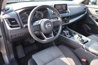 CLEAN CARFAX ACCIDENT FREE WELL MAINTAINED AWD Experience The Perfect Blend of Style And Performance... (image 8)