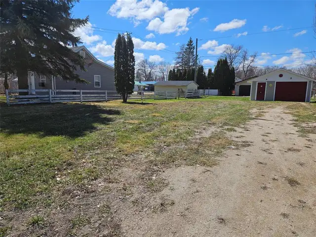23 9th Street NE Portage La Prairie, Manitoba in Land for Sale in Portage la Prairie - Image 3