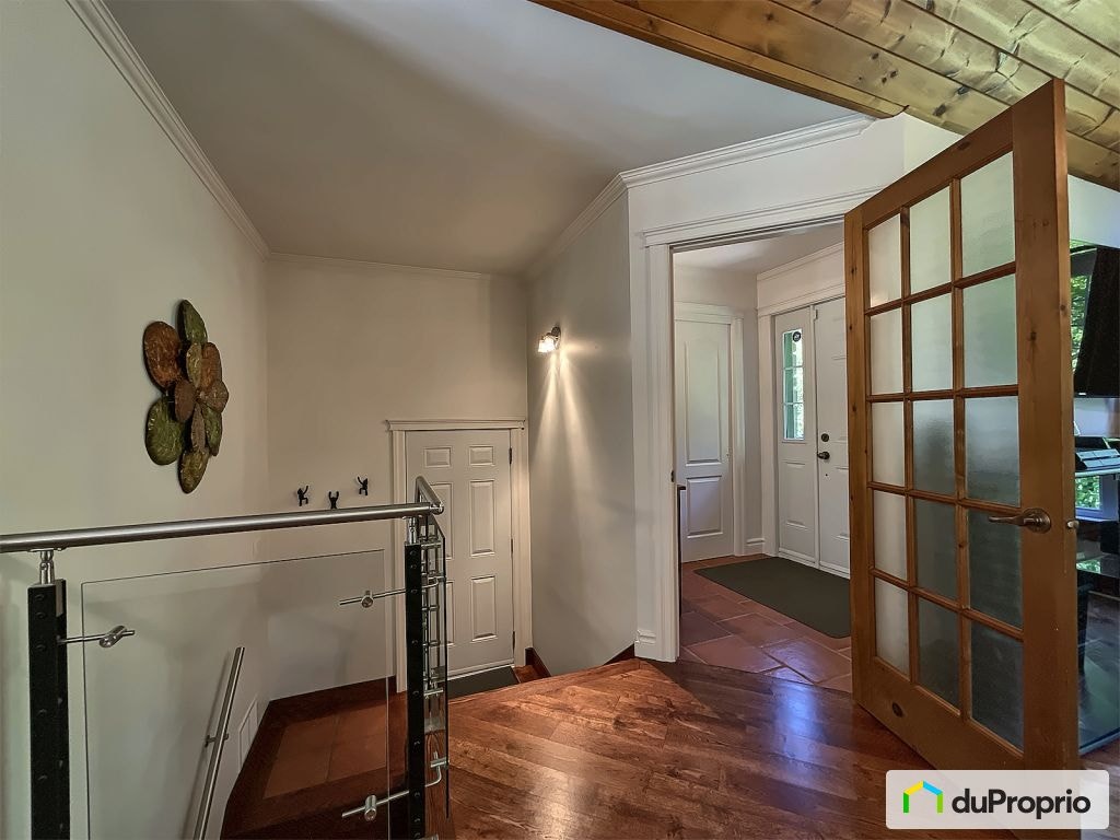 $574,000 - Bungalow for sale in Ivry-Sur-Le-Lac — photo 2