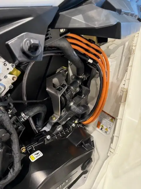 2025 Ski-Doo Grand Touring Electric 0.75" E.S in Snowmobiles in St. Albert - Image 6