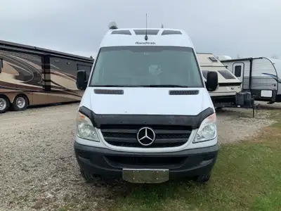 2010 Roadtrek RS Adventurous — Class B Motorhome The 2010 Roadtrek RS Adventurous is a compact, high...