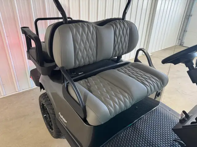 2026 EZGO RXV4 ELITE SUMMIT XT in ATVs in Vernon - Image 15