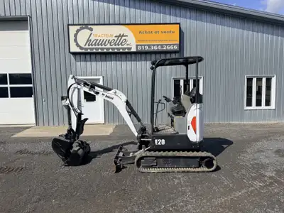 Excavatrice 2 Tonnes avec Tractions en Caoutchoucs Extensible Lame Canopy 2 Godets Attache rapide Po...