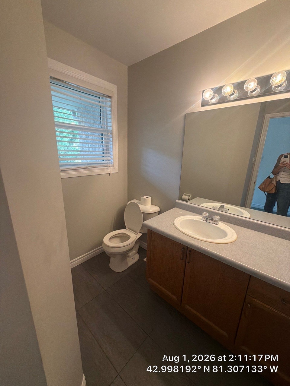 For Rent – 3 Bedroom Townhome in North London 2